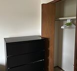 Two cozy rooms for 1 person in Marlborough Park townhouse, bed + sitting room