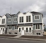 NEW 3 BED + 2.5 BATH TOWNHOUSE STYLE MAIN & UPPER UNIT