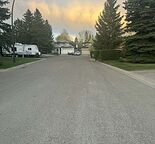 Large 3 bedrooms and 2 bathrooms main floor