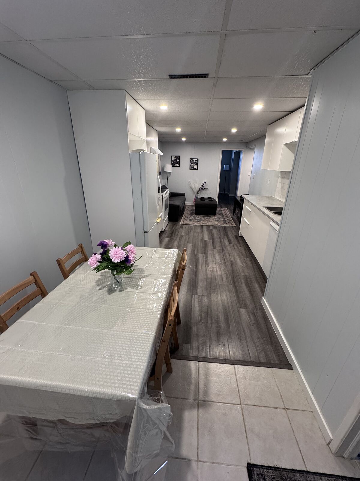 Calgary 2 bedrooms Basement for rent. Property photo: 743027-1