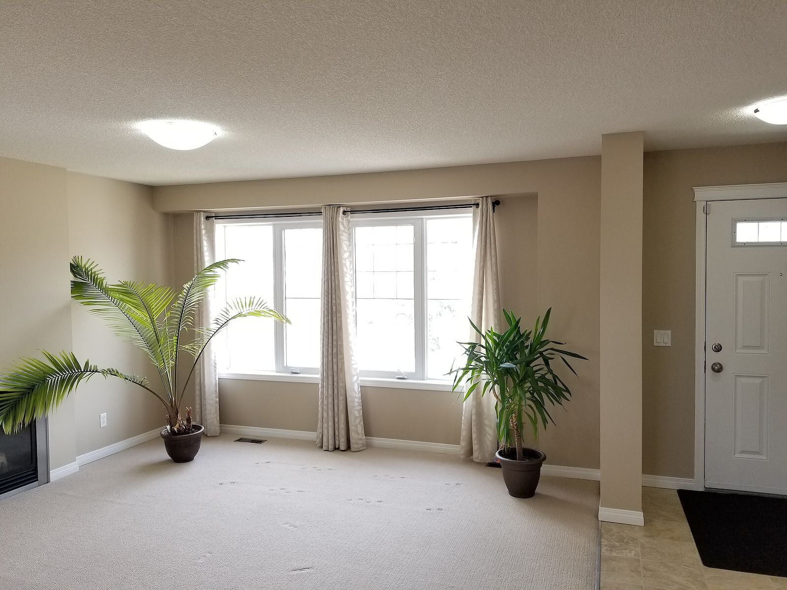 Calgary 3 bedrooms House for rent. Property photo: 743091-1