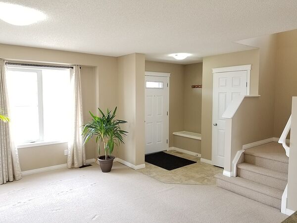 Calgary 3 bedrooms House for rent. Property photo: 743091-2