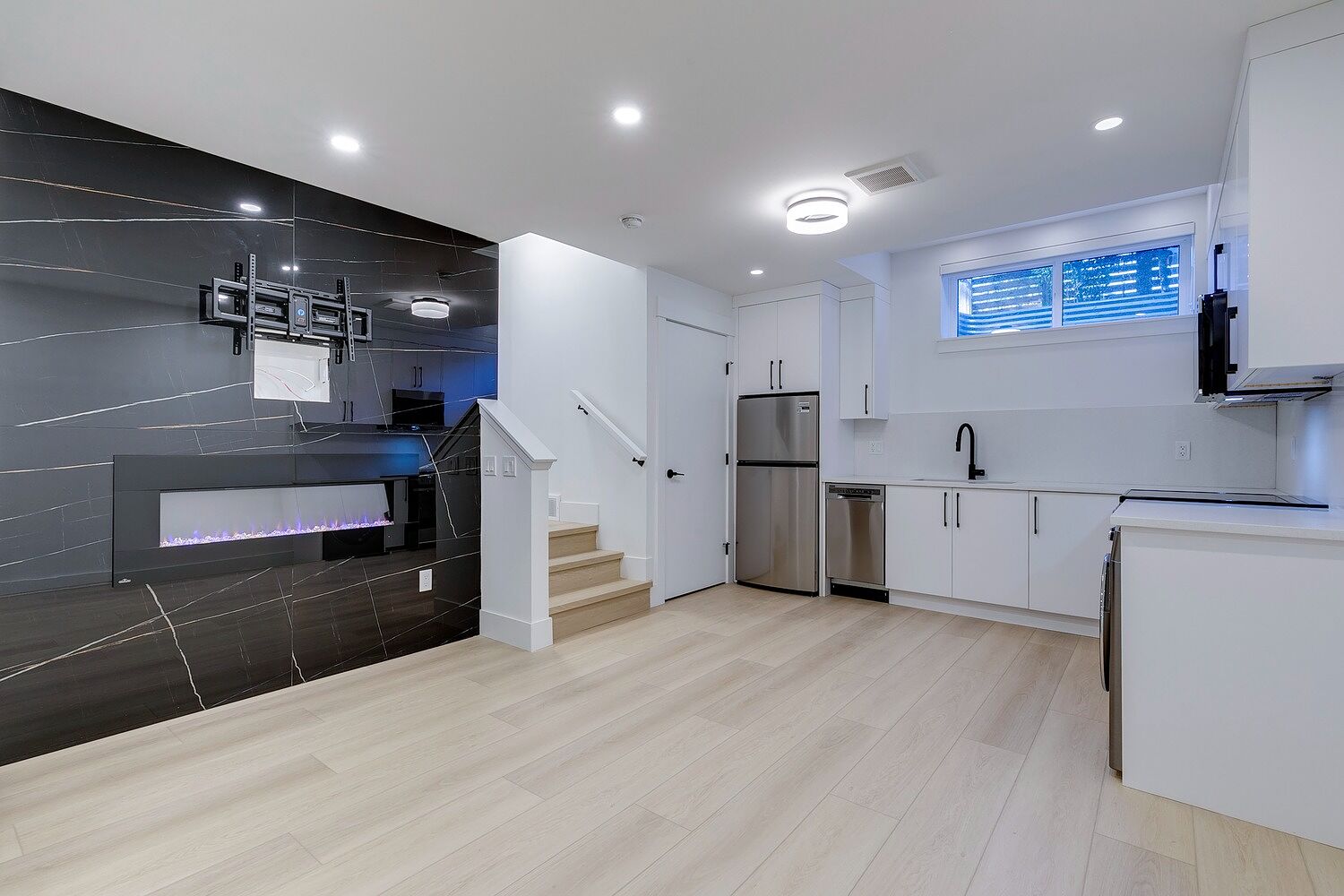Calgary 1 bedroom Basement for rent. Property photo: 743092-1