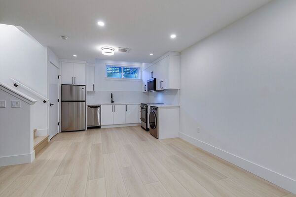 Calgary 1 bedroom Basement for rent. Property photo: 743092-3