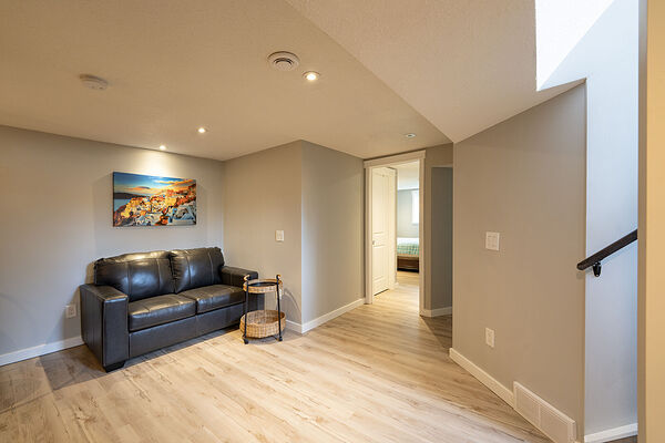 Calgary 2 bedrooms Basement for rent. Property photo: 743141-3