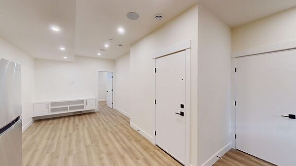 Calgary 2 bedrooms Duplex for rent. Property photo: 743172-3