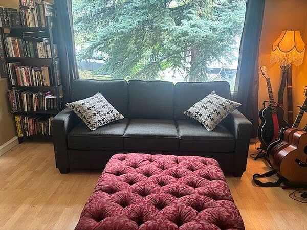 Calgary 3 bedrooms Main Floor for rent. Property photo: 743195-2