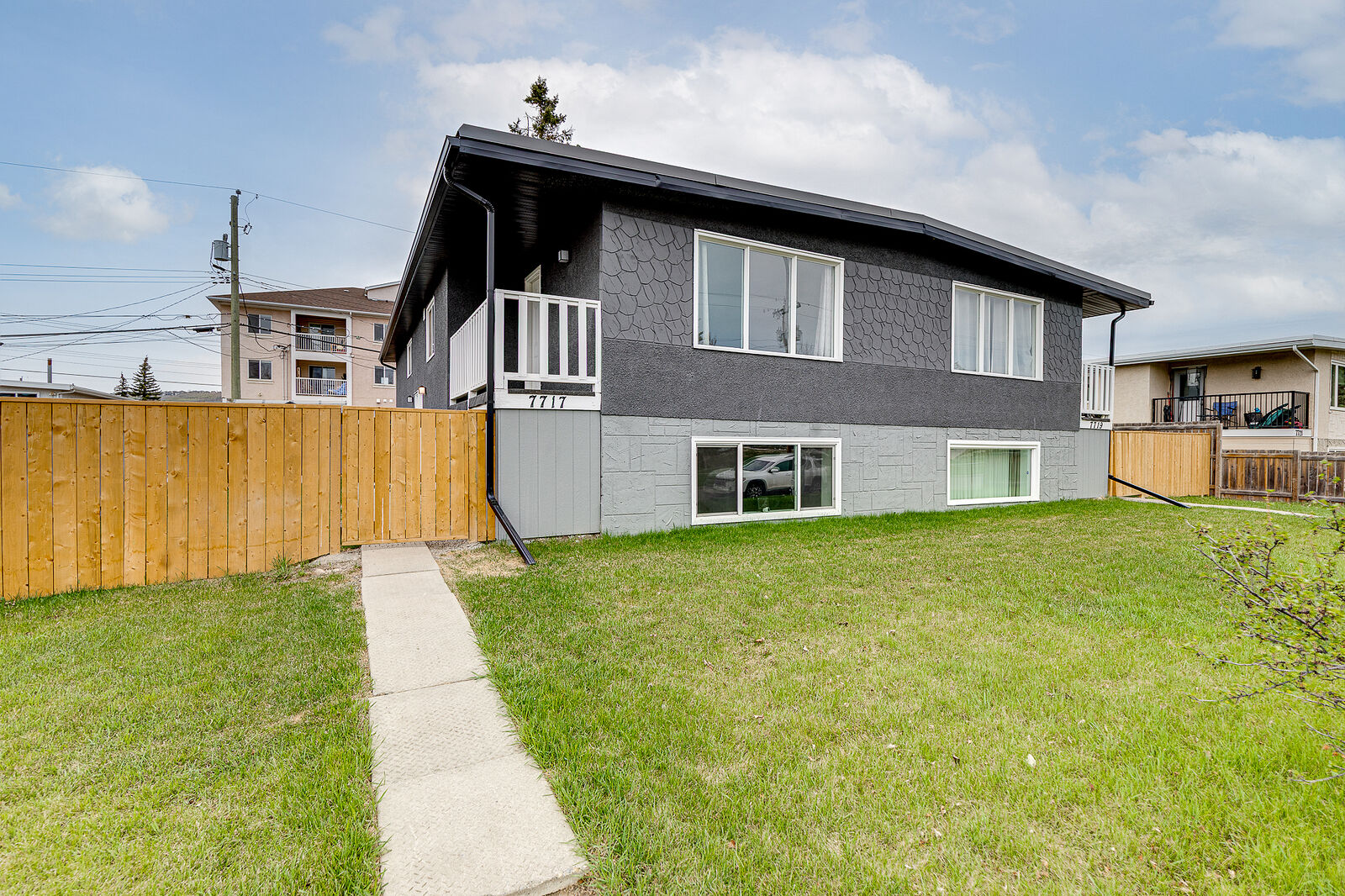 Calgary 3 bedrooms Fourplex for rent. Property photo: 743210-1