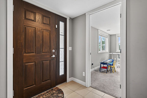 Calgary 4 bedrooms Townhouse for rent. Property photo: 743245-2