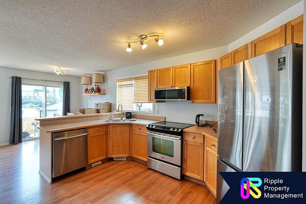 Calgary 3 bedrooms House for rent. Property photo: 743380-3