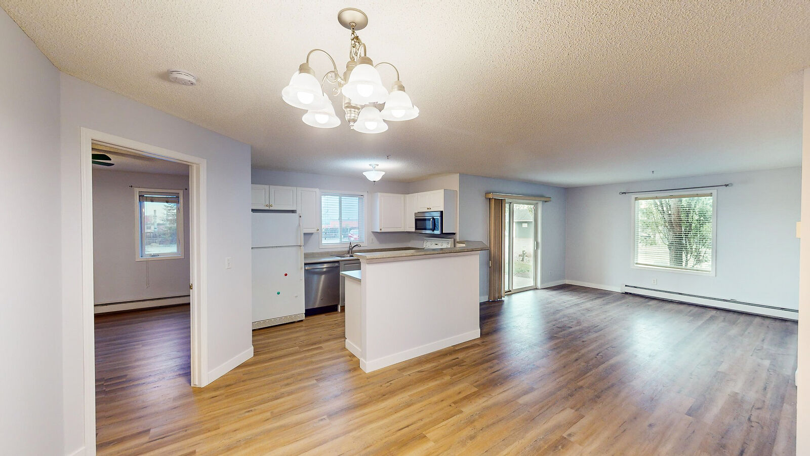 Calgary 2 bedrooms Condo Unit for rent. Property photo: 743476-1