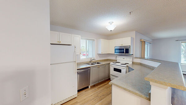 Calgary 2 bedrooms Condo Unit for rent. Property photo: 743476-2