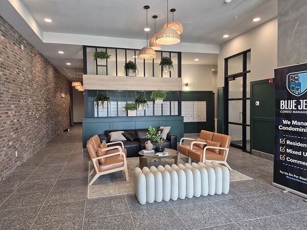 Calgary 1 + Den bedrooms Condo Unit for rent. Property photo: 743490-3