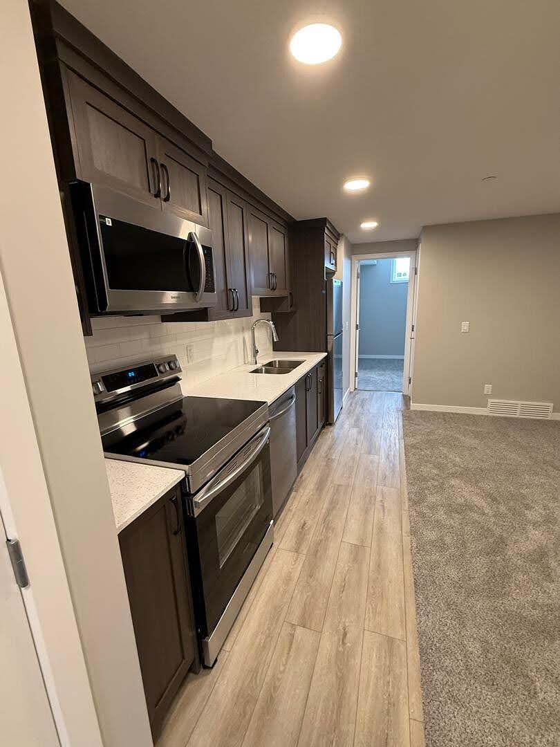 Calgary 2 bedrooms Basement for rent. Property photo: 743492-1