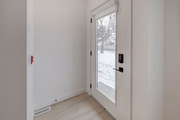 Calgary 2 + Den bedrooms Basement for rent. Property photo: 743577-2