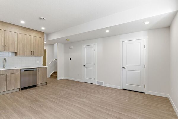Calgary 1 bedroom Basement for rent. Property photo: 743609-3