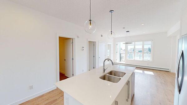 Calgary 2 bedrooms Condo Unit for rent. Property photo: 743663-2