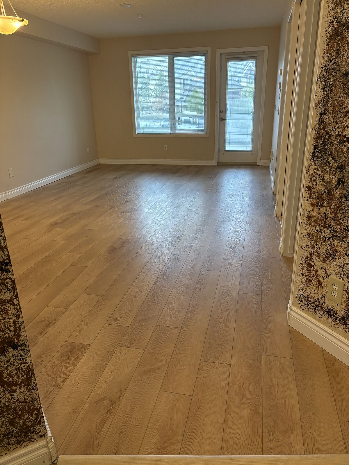 Calgary 1 + Den bedrooms Condo Unit for rent. Property photo: 743685-1