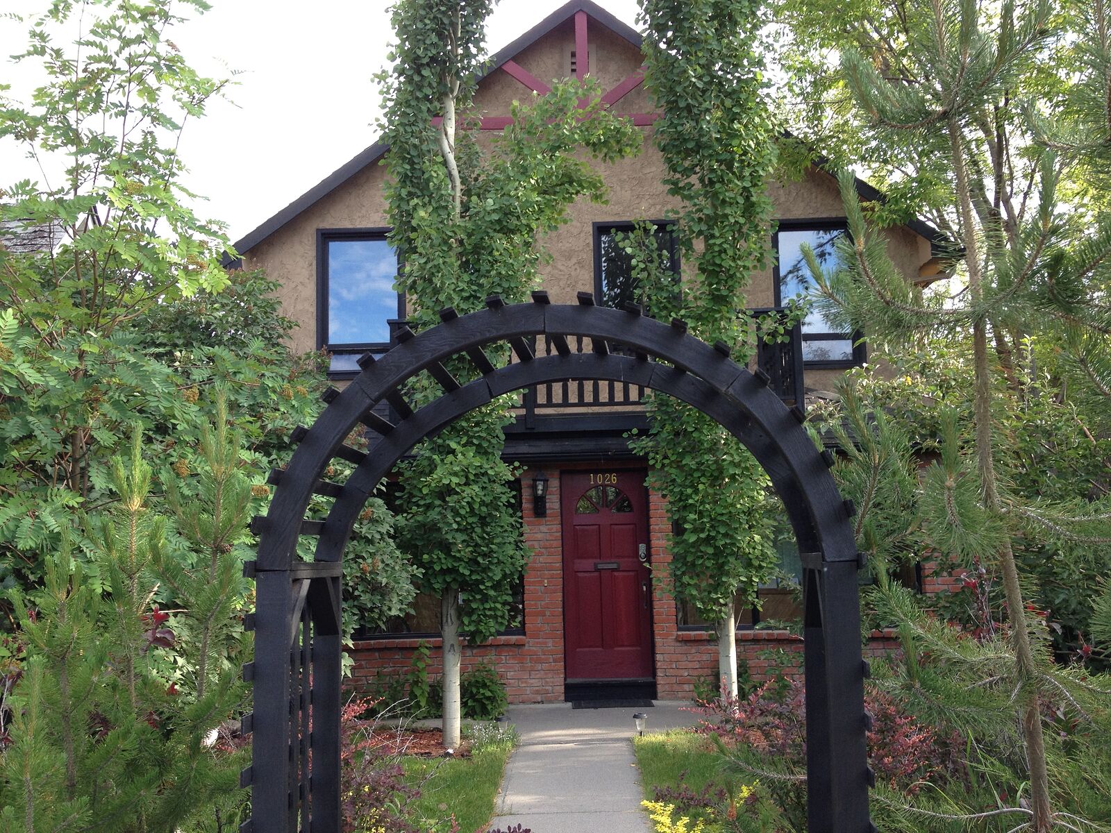 Calgary 1 bedroom Room For Rent for rent. Property photo: 743748-1