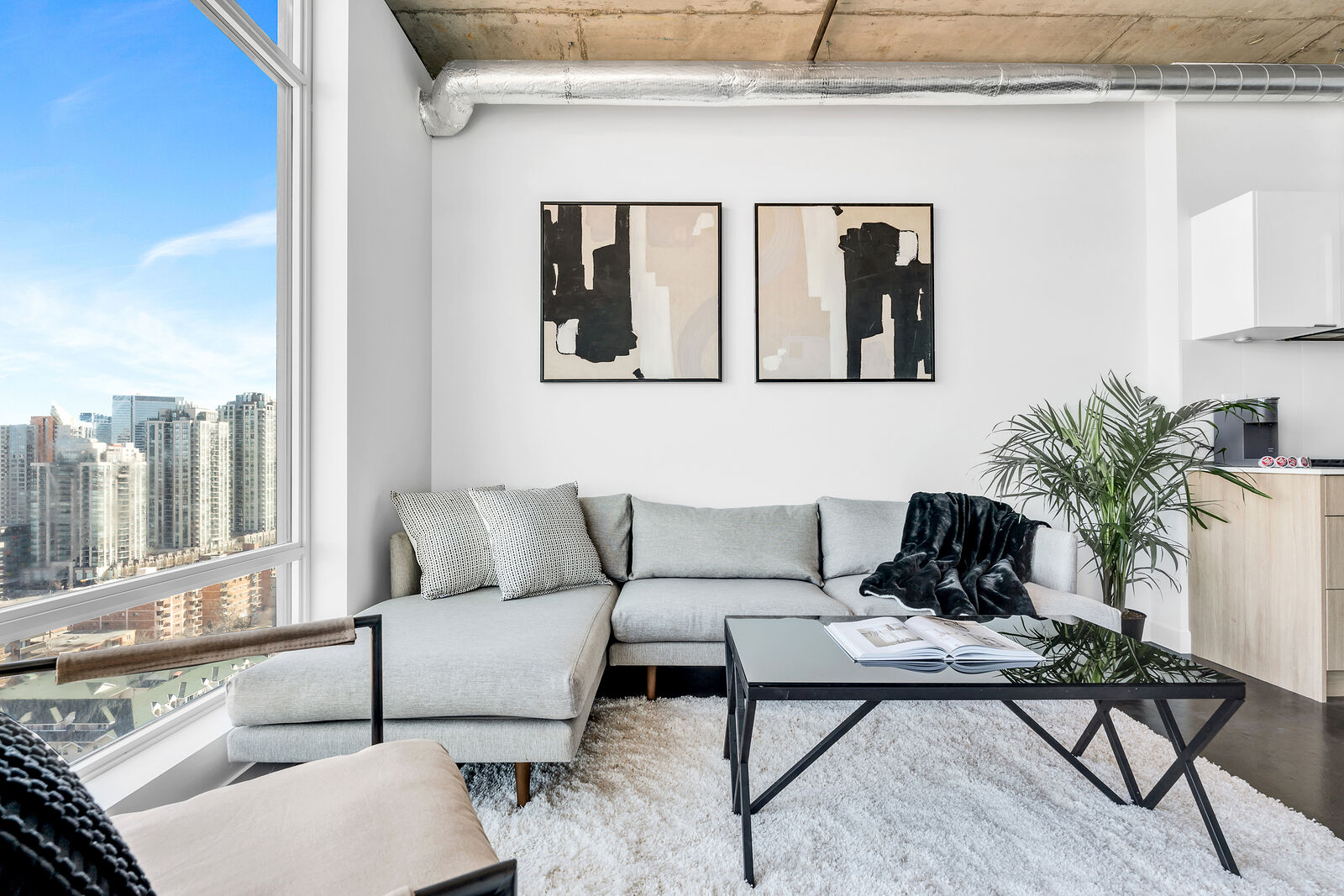 Calgary 1 bedroom Condo Unit for rent. Property photo: 743750-1
