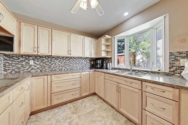 Calgary 3 bedrooms Main Floor for rent. Property photo: 7438-2