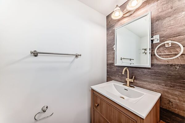 Edmonton 3 bedrooms Townhouse for rent. Property photo: 743844-2