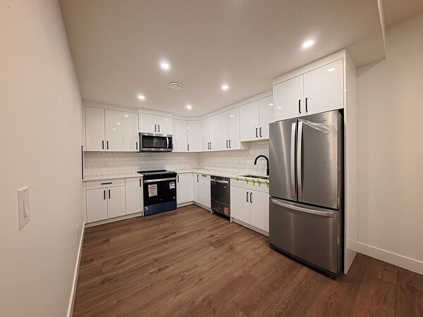 Calgary 2 bedrooms Basement for rent. Property photo: 743870-3