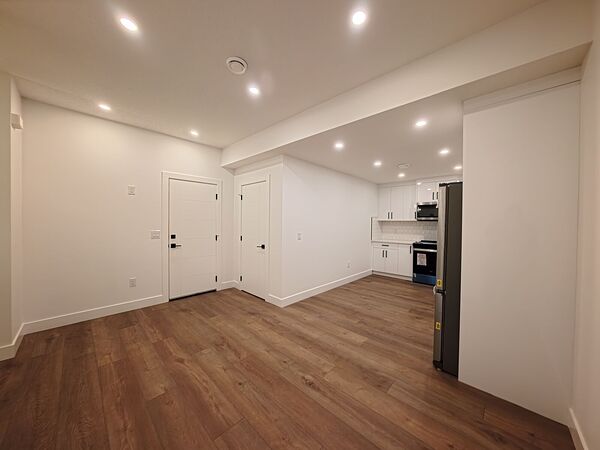 Calgary 2 bedrooms Basement for rent. Property photo: 743870-2