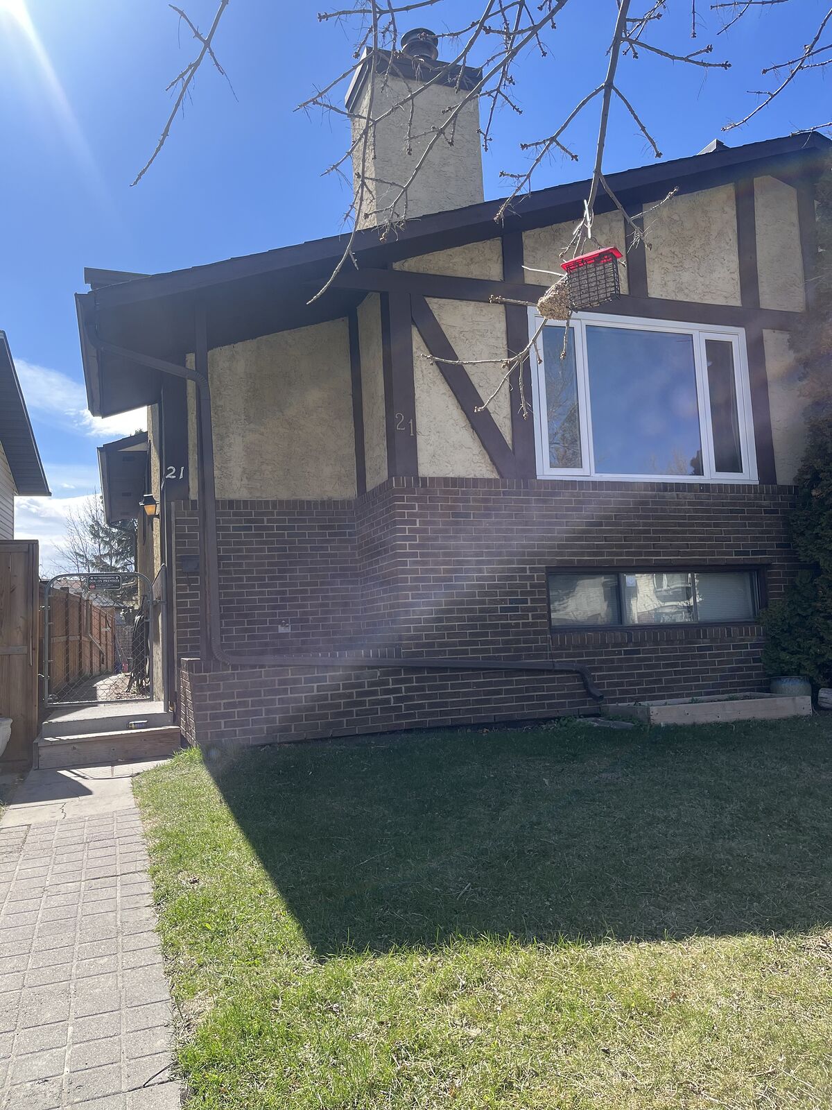 Calgary 2 bedrooms Duplex for rent. Property photo: 743919-1