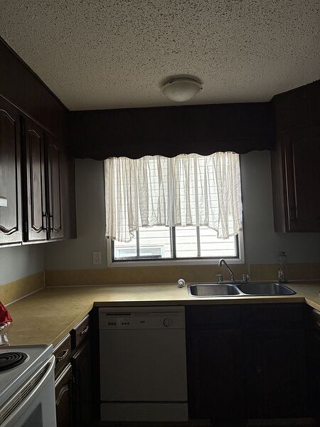 Calgary 2 bedrooms Duplex for rent. Property photo: 743919-2