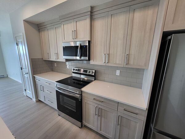 Calgary 2 bedrooms Condo Unit for rent. Property photo: 743975-3
