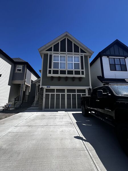 Calgary 3 bedrooms House for rent. Property photo: 743978-2