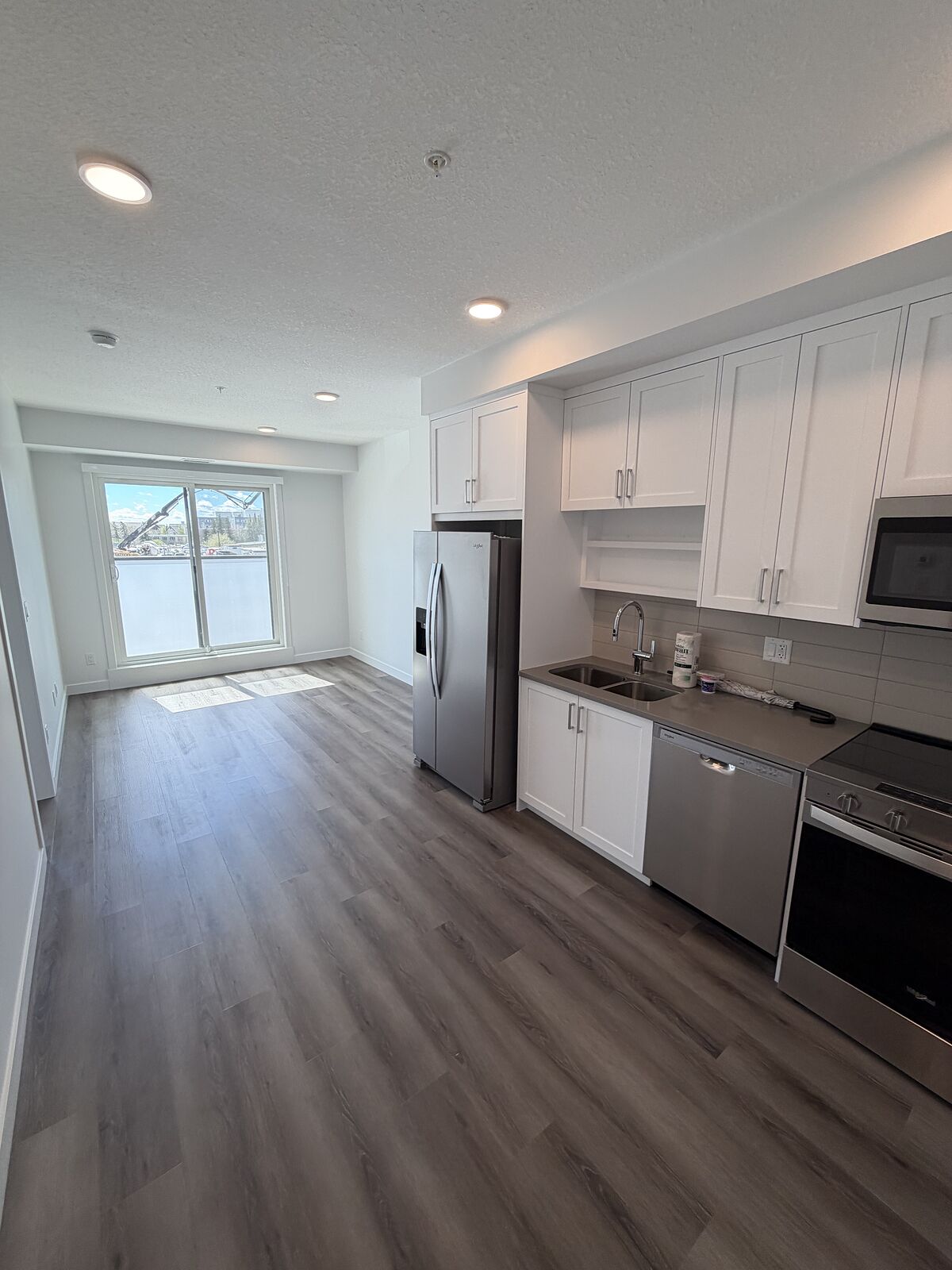 Calgary 1 bedroom Condo Unit for rent. Property photo: 743979-1