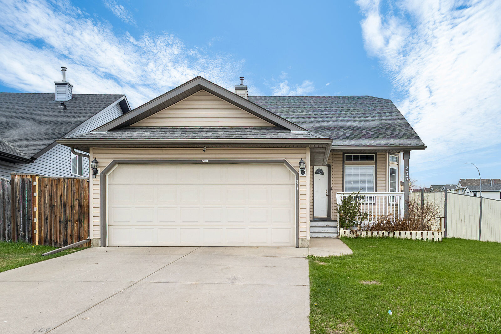 Calgary 2 bedrooms Basement for rent. Property photo: 743999-1
