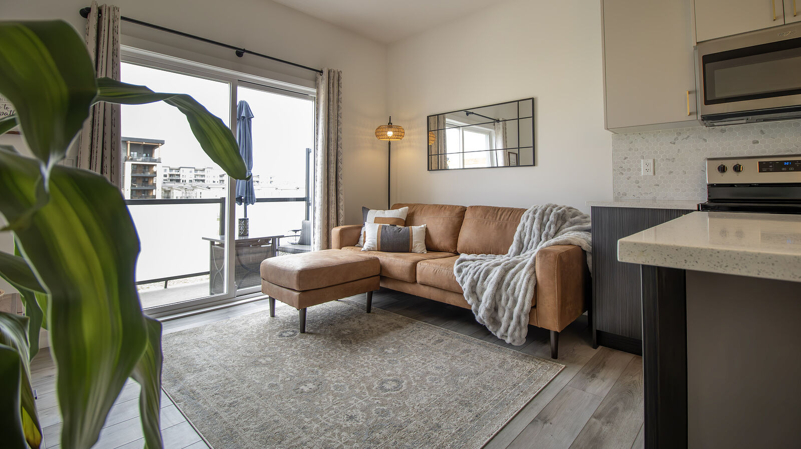 Calgary 2 bedrooms Townhouse for rent. Property photo: 744018-1