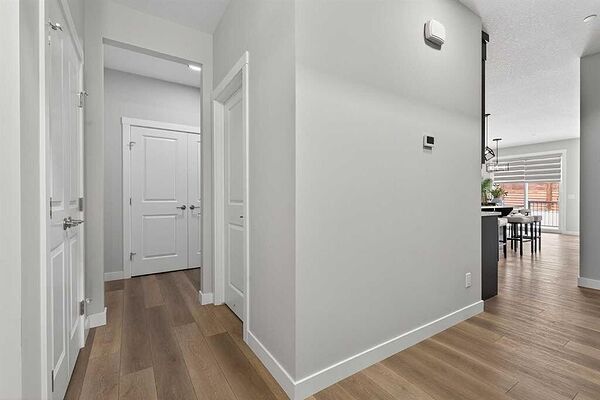 Calgary 3 + Den bedrooms Main Floor for rent. Property photo: 744044-3