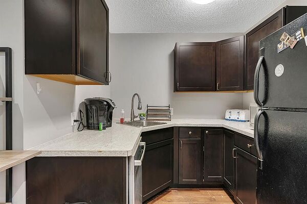 Calgary 2 + Den bedrooms Basement for rent. Property photo: 744073-2