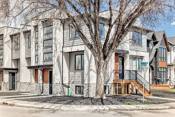 Calgary 2 bedrooms Fourplex for rent. Property photo: 744074-3