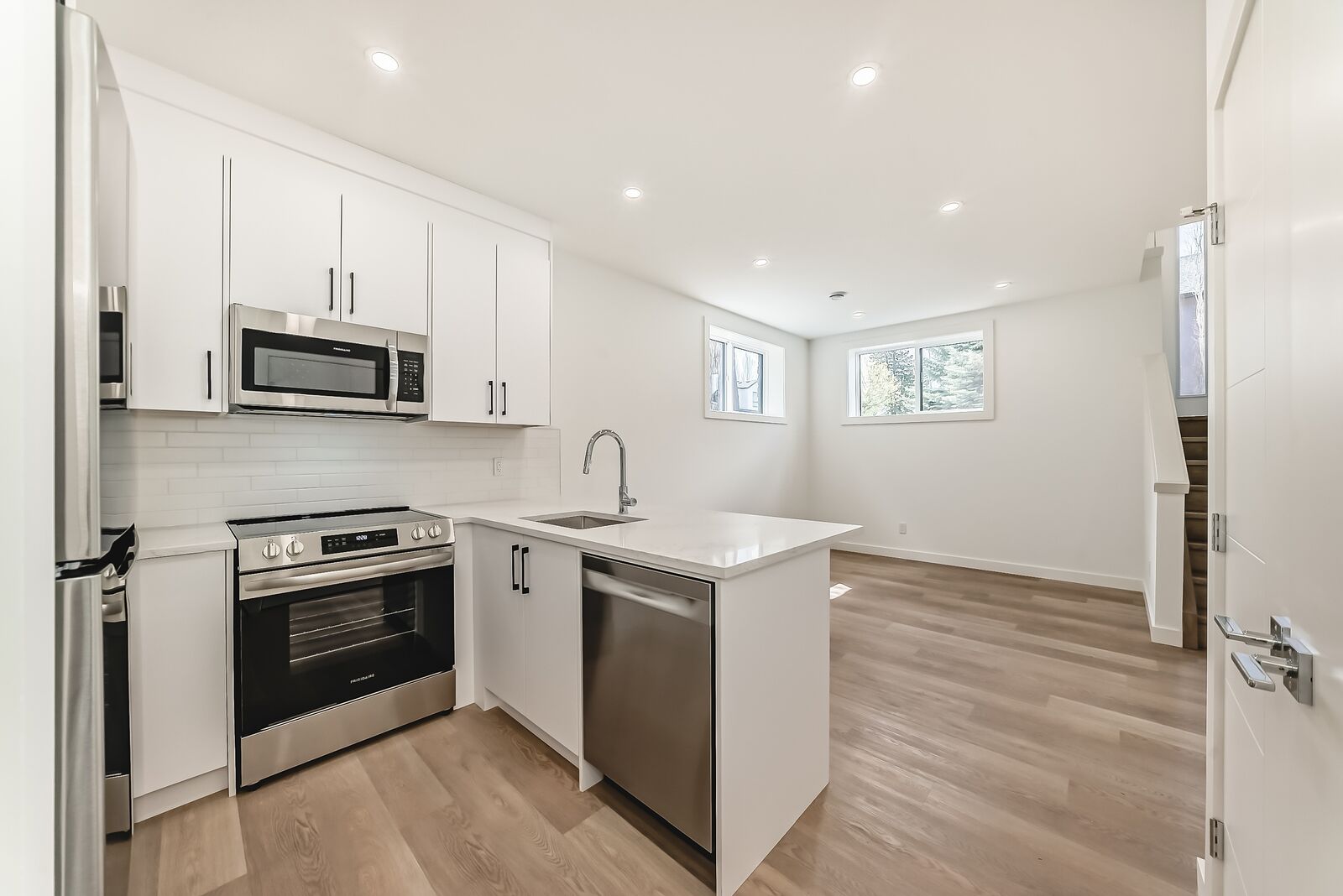 Calgary 1 bedroom Basement for rent. Property photo: 744084-1