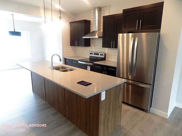 Edmonton 3 bedrooms House for rent. Property photo: 744094-2