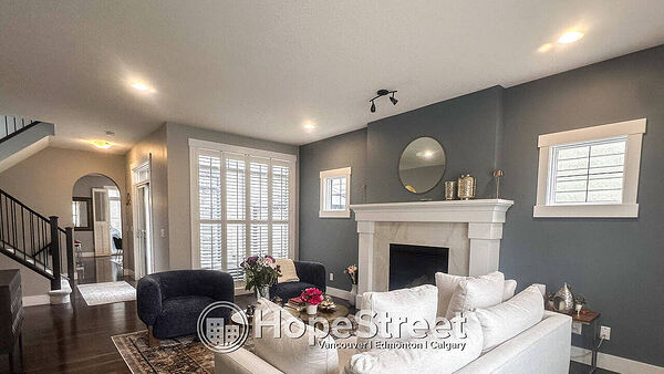 Calgary 4 bedrooms House for rent. Property photo: 744192-3