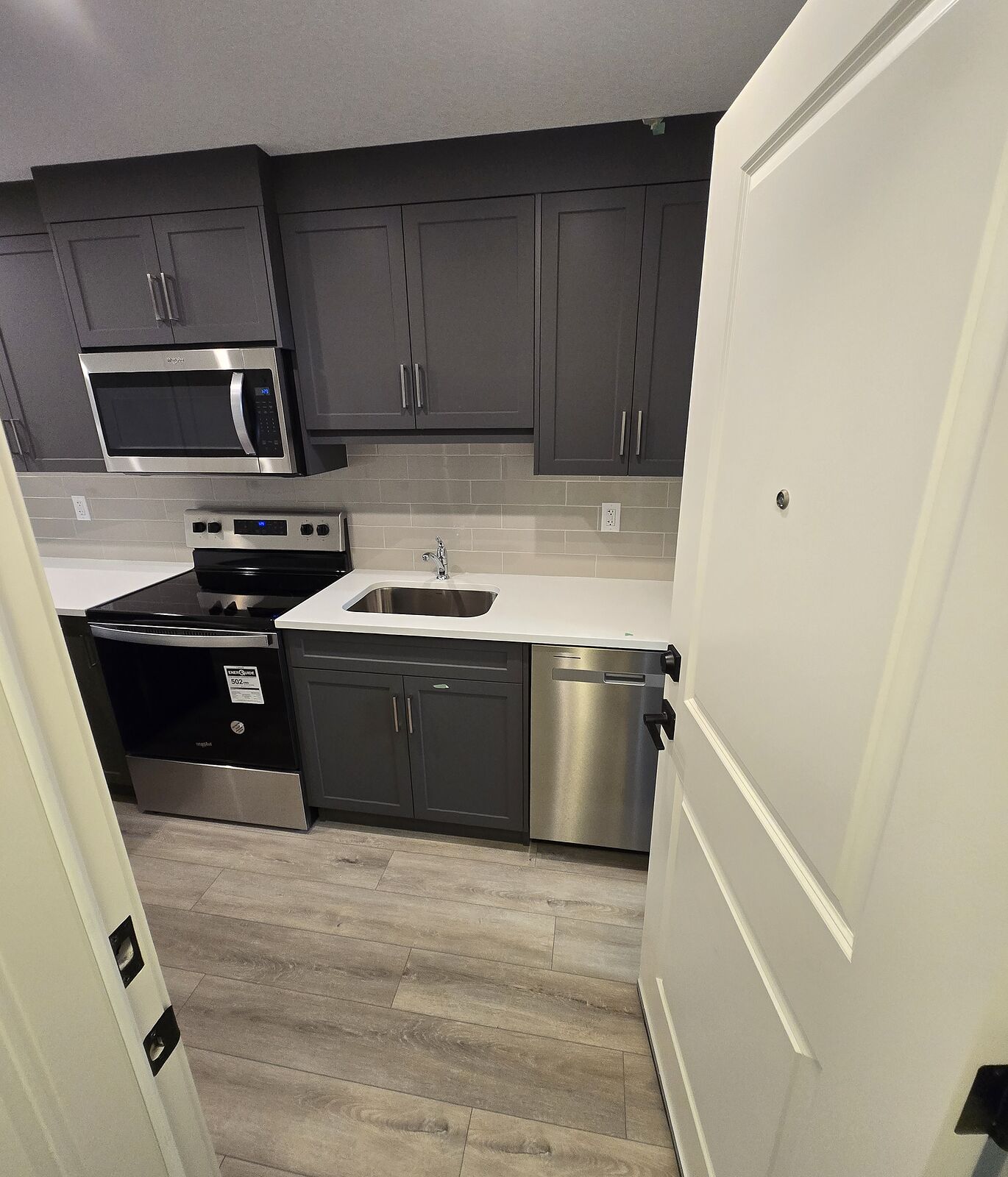 Calgary 1 bedroom Basement for rent. Property photo: 744198-1