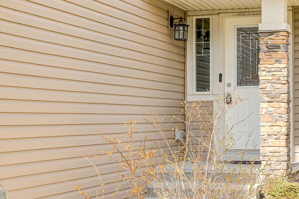 Calgary 3 bedrooms House for rent. Property photo: 744258-2