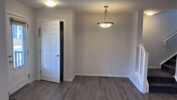 Calgary 3 bedrooms Townhouse for rent. Property photo: 744270-2