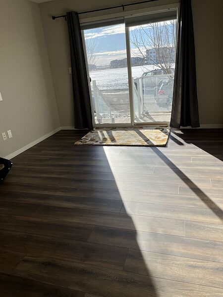 Calgary 2 bedrooms Condo Unit for rent. Property photo: 744289-2