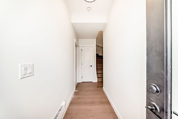 Calgary 3 bedrooms Townhouse for rent. Property photo: 744303-3