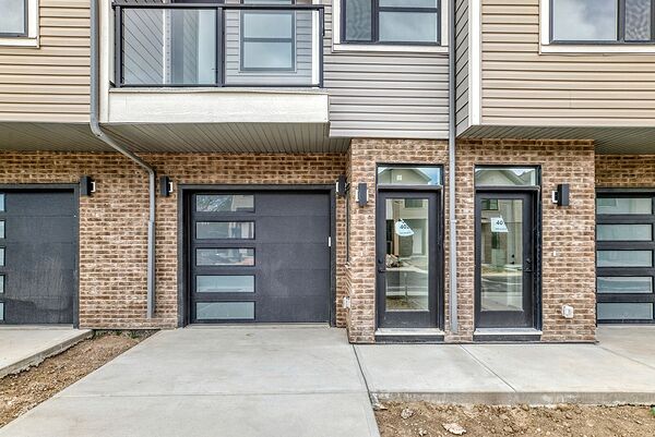 Calgary 3 bedrooms Townhouse for rent. Property photo: 744303-2