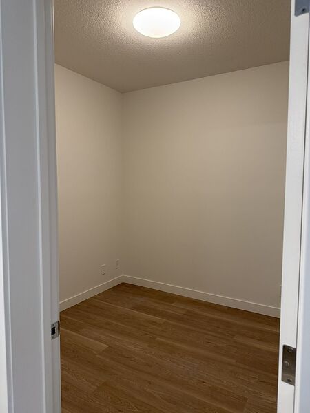 Calgary 2 bedrooms Condo Unit for rent. Property photo: 744383-2