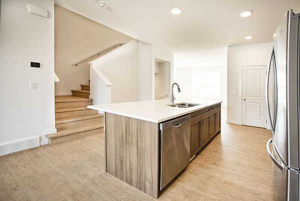 Calgary 3 bedrooms Townhouse for rent. Property photo: 744408-3