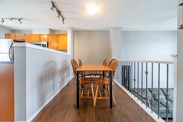 Calgary 2 bedrooms Townhouse for rent. Property photo: 744605-2